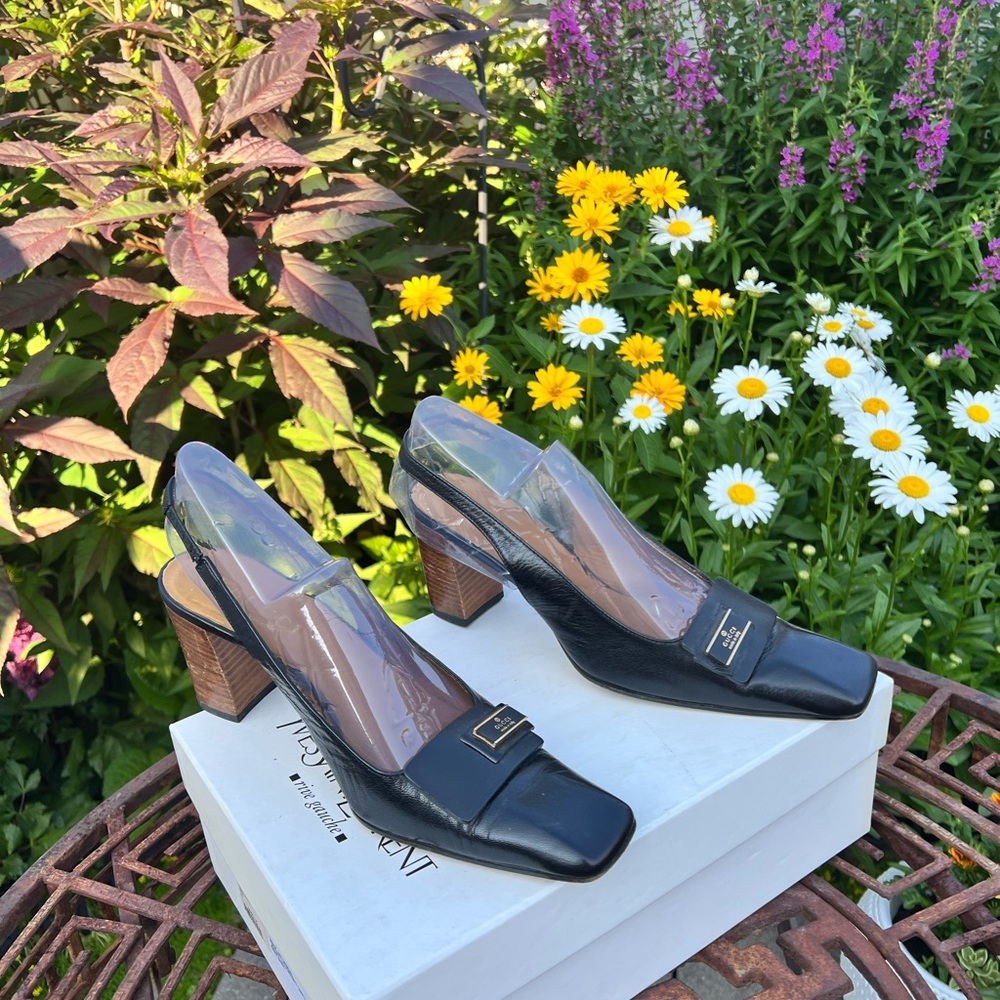 Chic Black Slingback Heels by Abrand